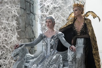 Las crónicas de Blancanieves: El cazador y la reina de hielo