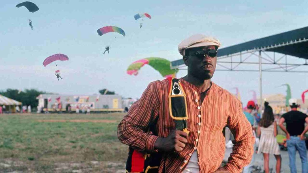 Salto al peligro (Drop Zone, 1994), de John Badham