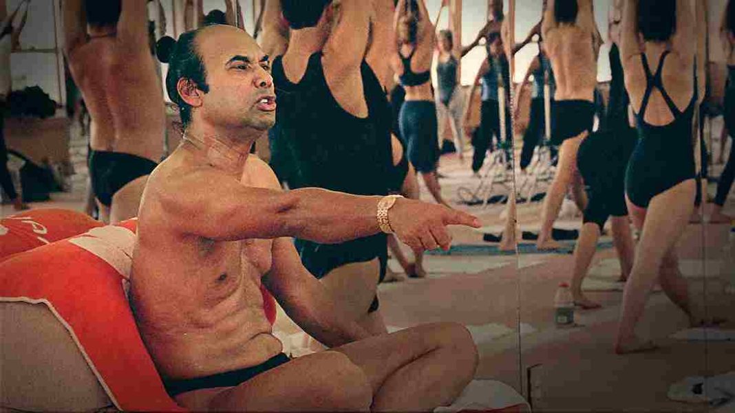 Bikram: Yogui, Gurú, Depredador (Bikram: Yogi, Guru, Predator, 2019), de Eva Orner