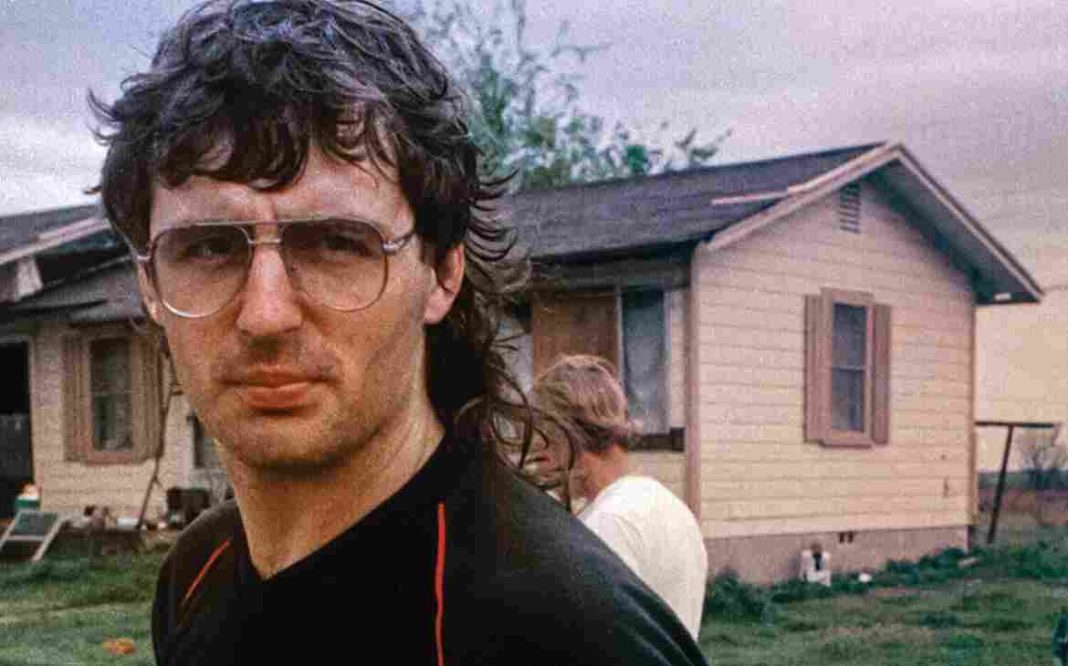 Waco: El Apocalipsis Texano (Waco: American Apocalypse, 2023), de Tiller Russell