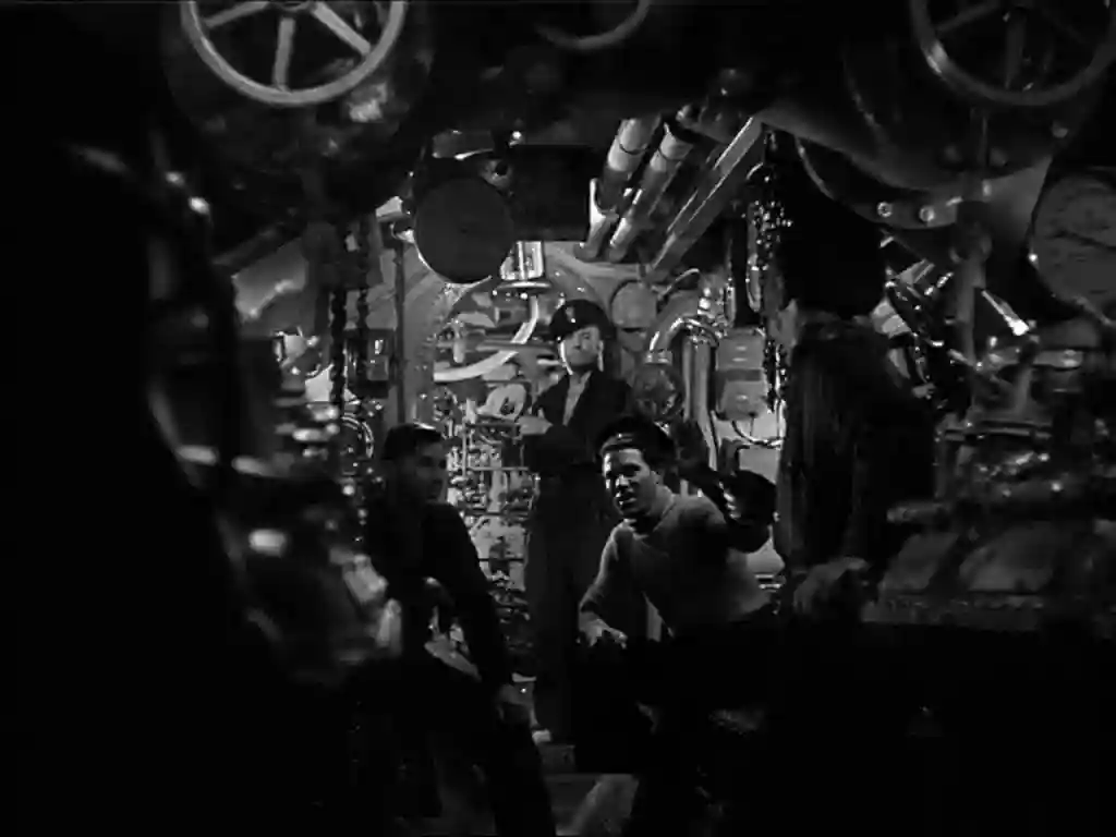We Dive at Dawn (1943), de Anthony Asquith
